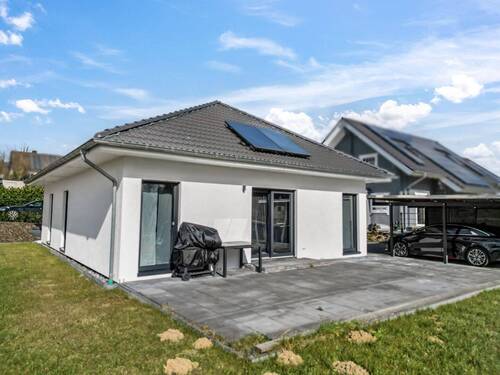 Hausansicht - 2 Zimmer Einfamilienhaus zum Kaufen in Dörentrup