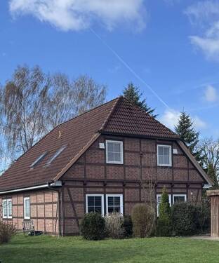 Außenansicht - Schnell verfügbare 3 Zimmer-Wohnung mit Garten