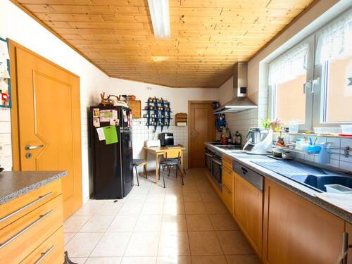 20 Küche + Speisekammer - 