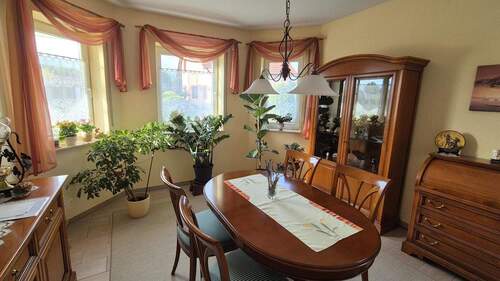 EG - Einblick ins Wohnzimmer - 