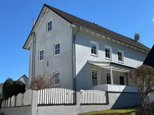 NordWestAnsicht - Mehrfamilienhaus, Wohnhaus in Heroldsbach