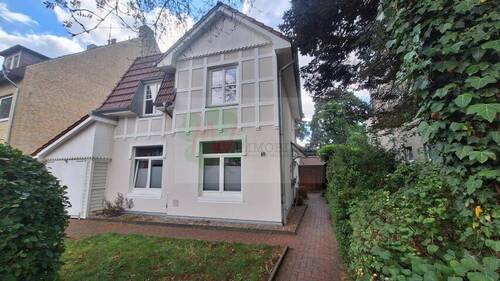 Ansicht 1 - 3 Zimmer Wohnung im Zweifamilienhaus in sehr schöner und zentraler Lage in Hamburg-Eidelstedt!