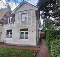 3 Zimmer Wohnung im Zweifamilienhaus in sehr schöner und zentraler Lage in Hamburg-Eidelstedt!