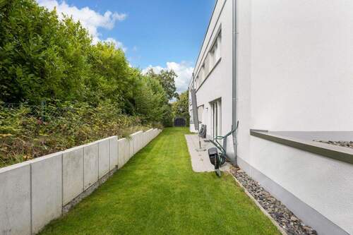 Terrasse 2 mit Garten - 