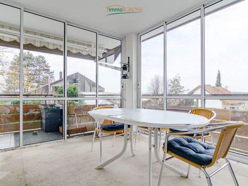 Heller Wintergarten mit Zugang zum Balkon - 4 Zimmer Etagenwohnung in Rümmingen