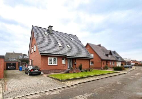 Straßenansicht - 6 Zimmer Mehrfamilienhaus, Wohnhaus in Mettingen