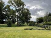 Gartenansicht im Sommer - 