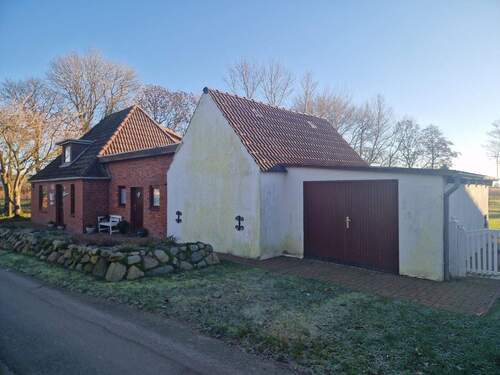 Anbau und Garagenteil - 4 Zimmer Einfamilienhaus in Simonsberg