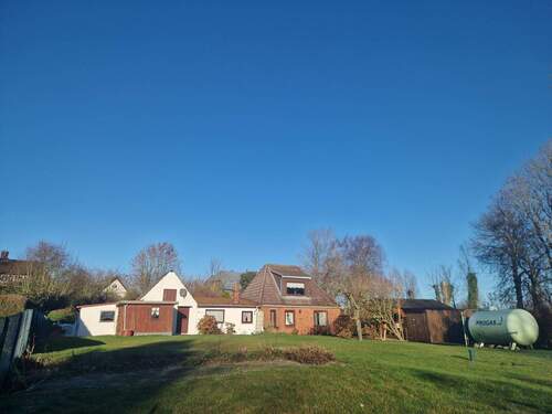 Rückseite der Immobilie - 