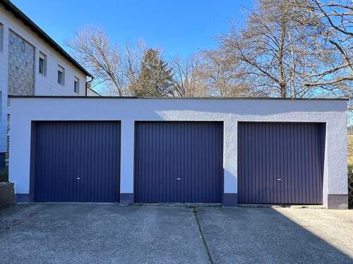 3 Garagen im Hofbereich - 