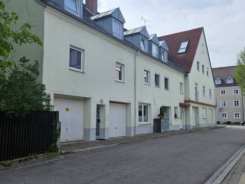 Seitenansicht - 8 Zimmer Mehrfamilienhaus, Wohnhaus in Burghausen