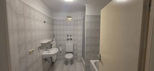 Whg Nr 4 Leerstand - Mehrfamilienhaus, Wohnhaus mit 274,00 m&sup2; in Burghausen zum Kaufen