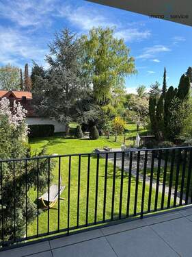 Ausblick OG - 4 Zimmer Etagenwohnung in Singen