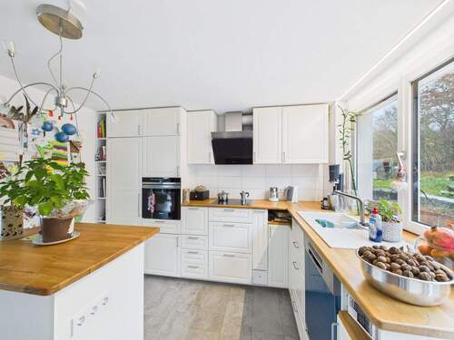 Küche - 5 Zimmer Doppelhaushälfte in Ostelsheim