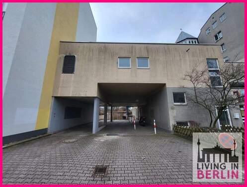 Vorderansicht - Freie Tiefgaragenstellplätze!! - 119,00 EUR Kaltmiete,