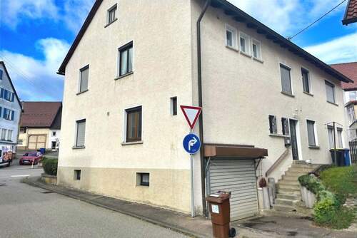 Seiten-/Rückansicht Garage/Hauseingang - Einfamilienhaus mit 207,00 m&sup2; in Gosheim zum Kaufen