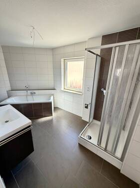 Modernes Badezimmer - 