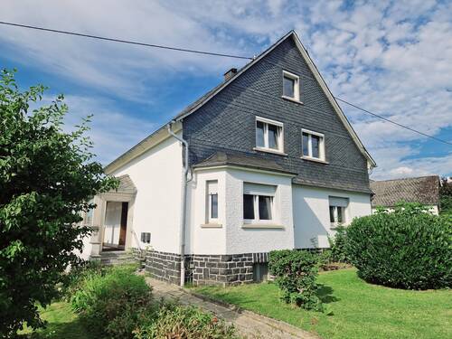 Ansicht Links - Wohnen und Investieren in Höhn: Zweifamilienhaus mit zusätzlichem Baugrundstück
