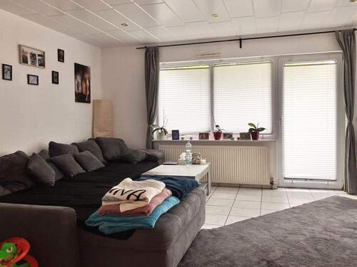 Wohnzimmer - 3 Zimmer Etagenwohnung in Guxhagen