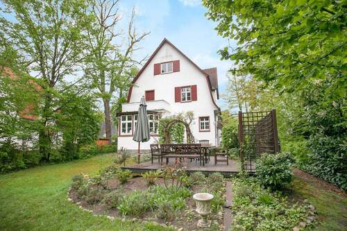 Gartenansicht - Stilvolles Wohnen in Bestlage: Jugendstilhaus direkt am Hengstbach