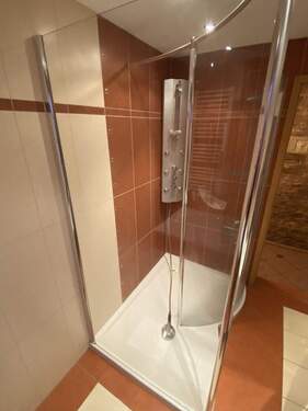 Dusche im Bad - 