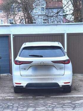 Garage & Stellfläche - 