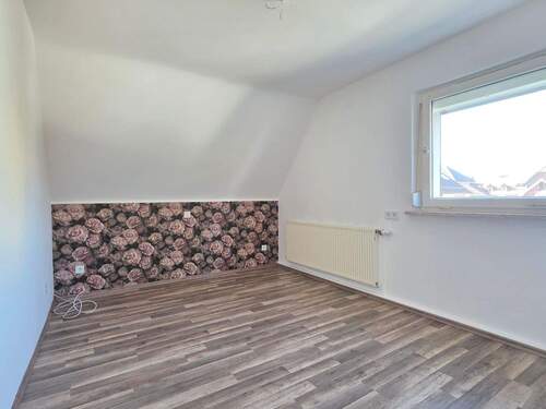 Kinder- bzw. Arbeitszimmer - 