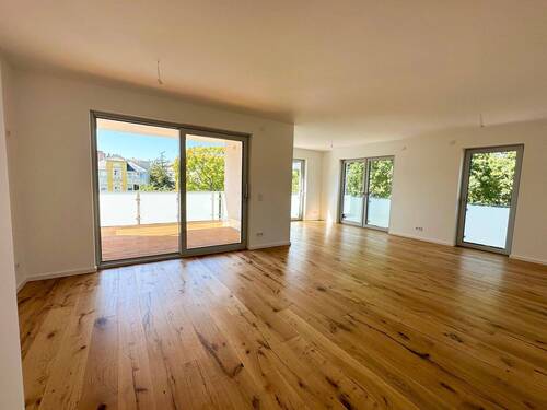 Offener Wohn- und Küchenbereich - 5 Zimmer Etagenwohnung in Leipzig