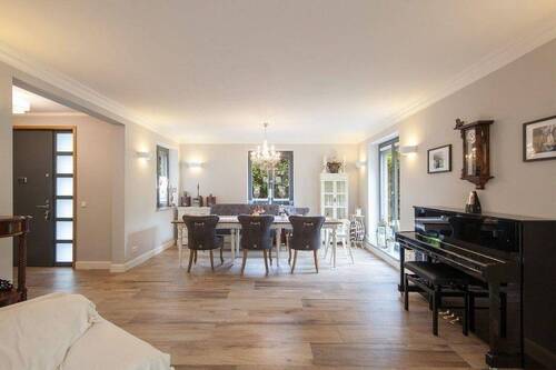 Wohnzimmer - 6 Zimmer Einfamilienhaus in Hamburg
