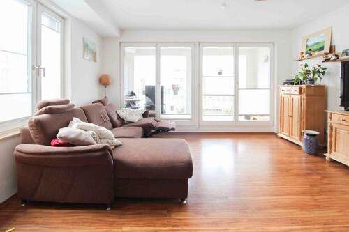 Wohnzimmer - Etagenwohnung mit 95,80 m&sup2; in Dresden zum Kaufen