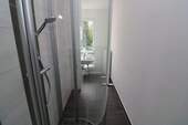 Beispiel Bad mit Dusche - EG-Wohnung mit bodengleicher Dusche...da freuen sich nicht nur die Umzugshelfer!