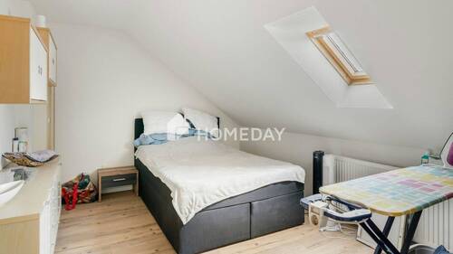 2. OG Schlafzimmer 1 - 