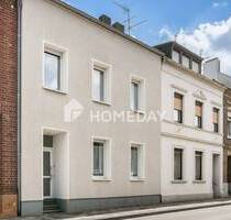 Großzügiges Familienglück: Kernsaniertes Stadthaus mit sonnigem Innenhof in Giesenkirchen - Mönchengladbach