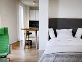 Wohnzimmer - Exklusives Apartment in den Nymphenburger Höfen - 4. Stock mit Balkon