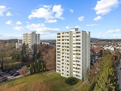 Außenansicht - Durchdachter Wohnungsschnitt: helle und bezugsfreie 3,5-Zimmer-Wohnung auf Erbbau