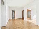 Esszimmer mit Zugang zur Küche und Wohnzimmer - 