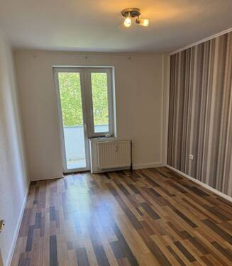 Zimmer mit Balkon - 2 Zimmer Etagenwohnung zur Miete in Düsseldorf