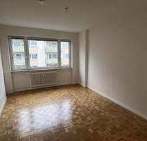 Ihre neue Wohnung: Geräumige schöne 2,5-Zimmerwohnung zu sofort zu vermieten. - Kiel Blücherplatz