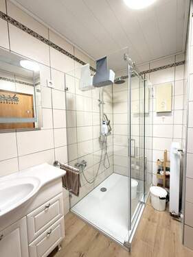 Badezimmer (Nebenhaus) - 