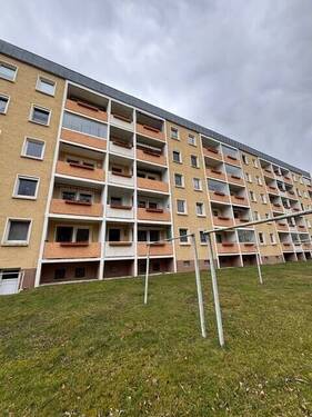 Rückansicht - Leehrstehende Eigentumswohnung in Hohenstein - Ernstthal