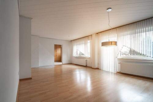 mit Zugang zum Balkon - 