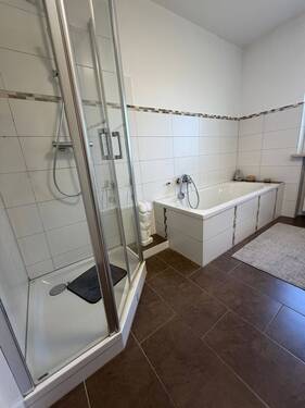 WHG Bad, Dusche, Wanne.JPG - 
