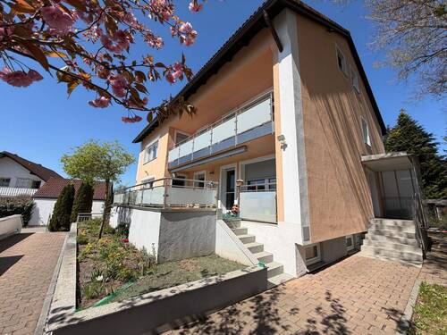 Hausansicht Süd.JPG - 4 Zimmer Etagenwohnung in Altdorf