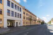 Gebäudeansicht 2 mit Zugang - 4 Zimmer Etagenwohnung zum Kaufen in Dresden