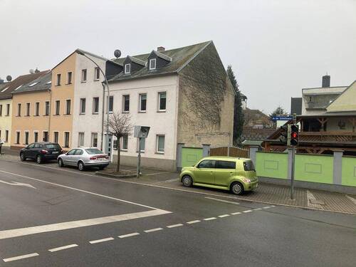 Giebelseite - 8 Zimmer Mehrfamilienhaus, Wohnhaus zum Kaufen in Waldheim