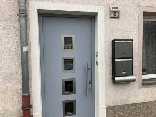 Hauseingang - 8 Zimmer Mehrfamilienhaus, Wohnhaus in Waldheim