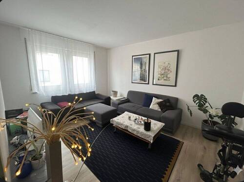 Wohnzimmer - 3 Zimmer Etagenwohnung zum Kaufen in Stuttgart