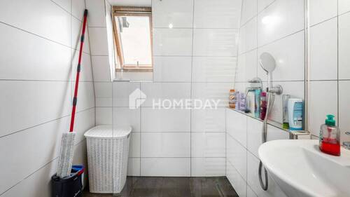 Haus 5A 2. OG Badezimmer 1 - 