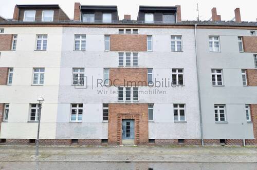 Hausansicht - Straße I - Mehrfamilienhaus, Wohnhaus zum Kaufen in Berlin