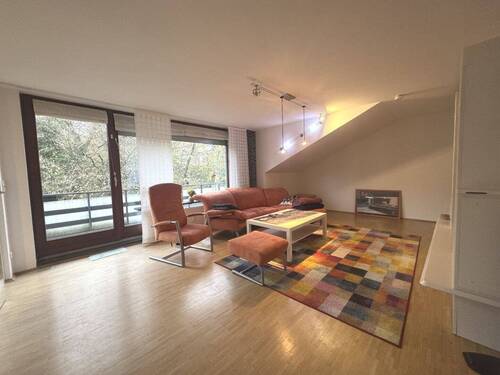 Wohnbereich - Komfortable Wohnung im Dachgeschoss mit Terrasse - aktuell leerstehend!